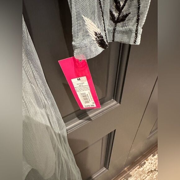 Embroidered Floral dress NWT - Picture 7 of 9